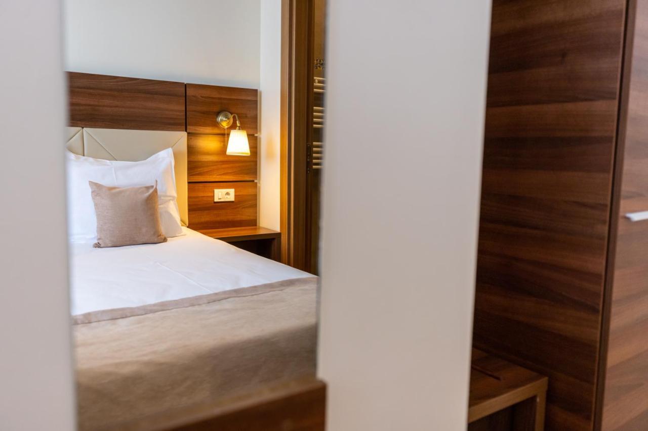 Apartahotel Sir Fundeni Tower 3*